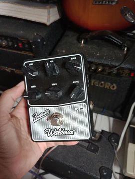 Pedal de Guitarra Waldman FAN-6FX