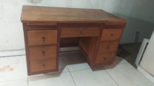 Mesa de madeira antiga 