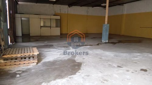 Galpão 800 m2 com 300 m2 galpão em Caxambu - Jundiaí, SP
