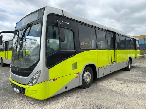 Ônibus urbano motor dianteiro Mercedes com ar