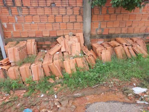 Telhas de cerâmica usadas - 1,50 unidade