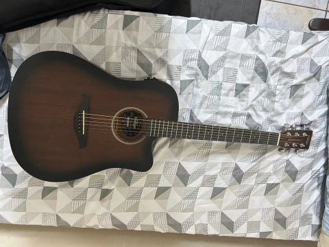 Violão Eletro-acústico - Excelente Estado - menos de três meses de uso. 