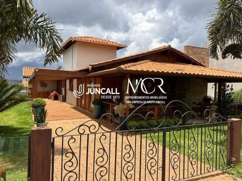 Casa em condomínio de 4 quartos a venda em Itabirito!
