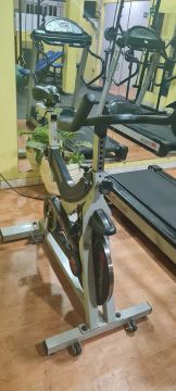 Bicicleta ergométrica spinning profissional