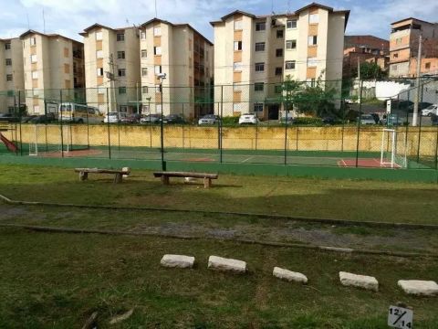 Imóvel para aluguel possui 48 metros quadrados com 2 quartos
