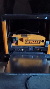 Plaina Desengrossadeira Portátil 1800W 220V DEWALT-DW733