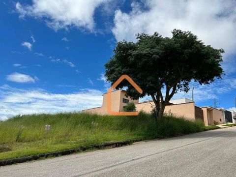 Terreno à venda, 828 m² por R$ 600.000 - Astúrias - Pouso Alegre/MG