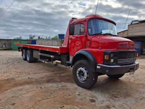 Caminhão Mercedes-Benz 1513 Plataforma prancha