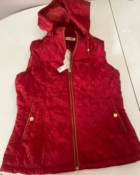 Casaco Feminino Vermelho com Capuz