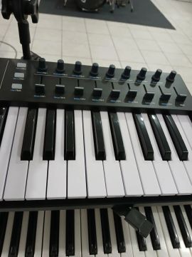 Controlador midi arturia keilab 49