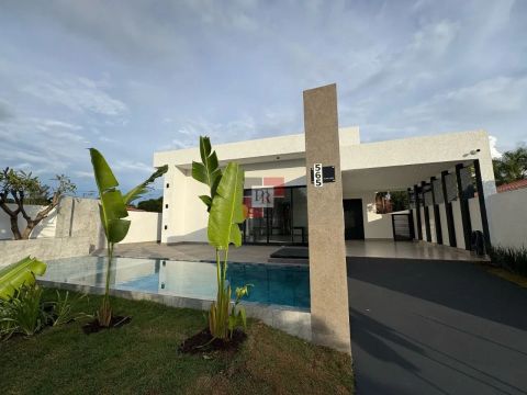 Casa Mobiliada de 168m² em Condomínio Exclusivo na Rodovia Castelo Branco com Piscina Incr