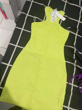 Vestido lança perfume 