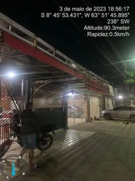VENDO CASA E PONTO COMERCIAL NA AV ALEXANDRE GUIMARÃES.