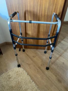 Andador para idoso articulado 