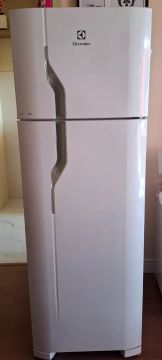 Geladeira Electrolux Duplex - DC35A *Precisa de Manutenção *