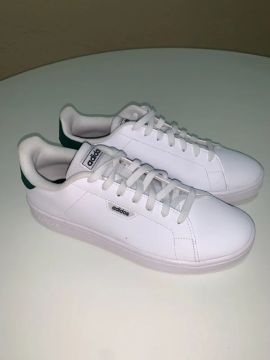 Tênis Adidas Branco (tamanho 42) nunca usado