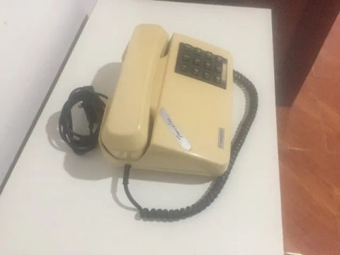 Antigo telefone de mesa !!! Funcionando perfeitamente !!!