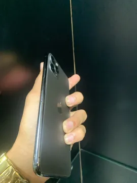 iPhone 11 Pro Max 64GB - Preto