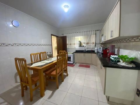 Casa 3 dormitórios