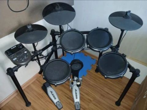 Bateria Eletrônica Alesis Nitro Mesh novíssima