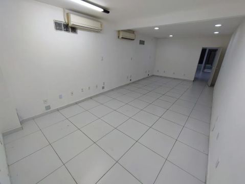 Sala comercial para locação com 80 M² na Av. Getulio de Moura, Centro - Nilópolis - RJ