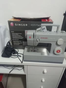 Máquina de costura Singer 