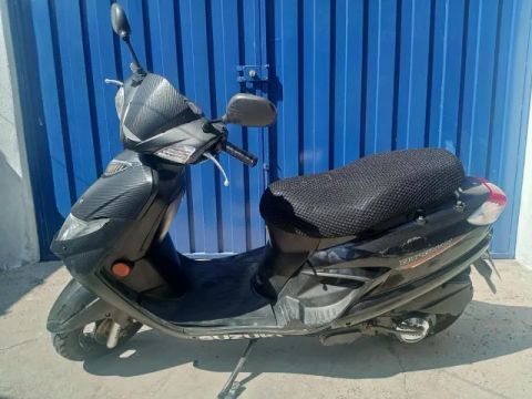 Suzuki Burgman 125cc 2008 abaixo da tabela.
