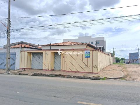 Casa na Rua 13 de Maio para aluguel