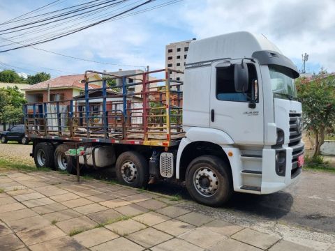 Caminhão VW 26.420 8x4 ano 2014 
