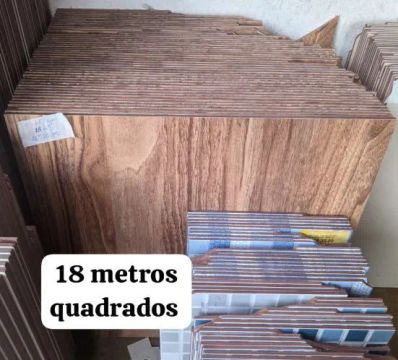 18m² de Piso Cerâmico - Madeira - Novo