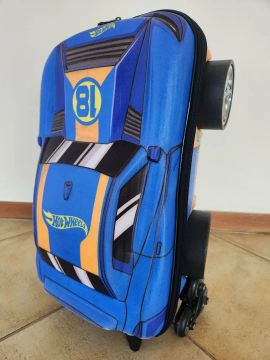 Mochila Hot Wheels 3D semi nova