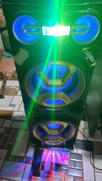 Som torre 1600 rms bluetooth e radio TROCO COM VOLTA
