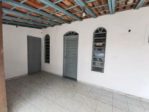 Alugo edicula, 2 quartos. ARSE 61