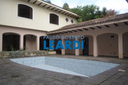 CASA ASSOBRADADA - CIDADE JARDIM - SP
