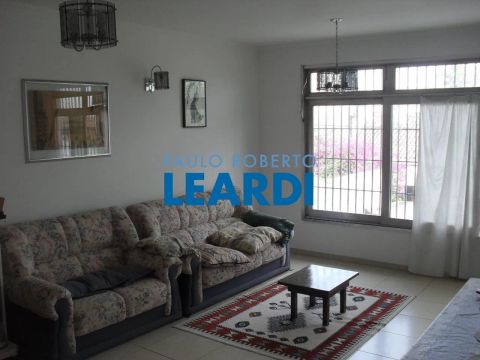 CASA ASSOBRADADA - MORUMBI - SP