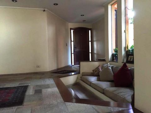 VILA MADALENA  CASA COM 500 M² DE ÁREA CONSTRUÍDA
