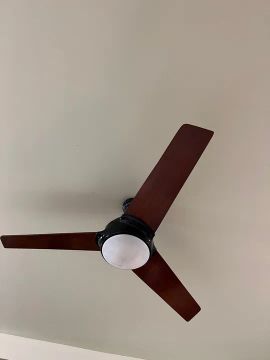 Ventilador de Teto com Design Moderno