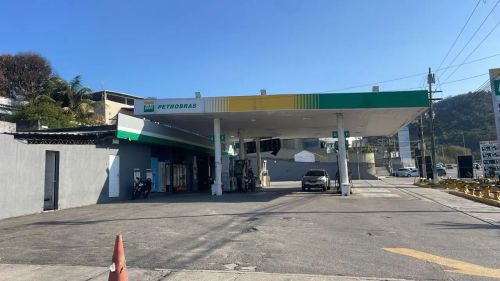 Loja para aluguel em Posto de Combustíveis no Colubandê - São Gonçalo