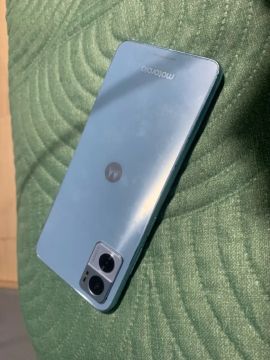 Motorola E22