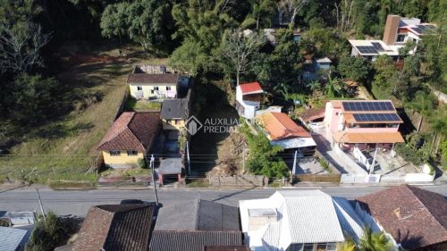 Terreno à venda em Sambaqui - Florianópolis