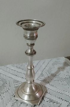 Lindo castiçal em prata