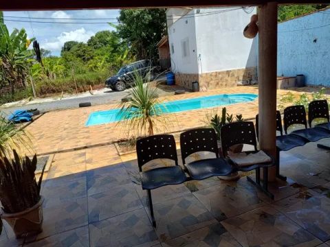 ALUGA-SE CHÁCARA NO GAMELEIRAS, ARAXÁ-MG