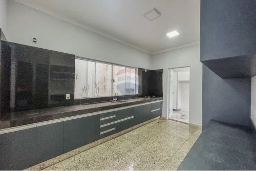 Casa a venda no Condomínio Village da Serra, Mogi Guaçu-SP