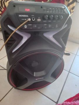 Caixa de som 400wahts Bluetooth entrada para instrumentos auxiliar é uma caixa amplificada