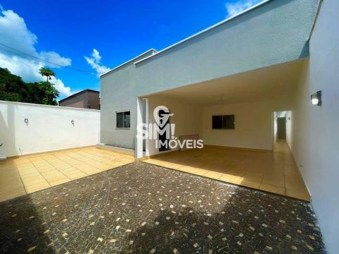 CASA NA 404 NORTE COM 3 SUÍTES