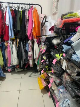 Vendo Lote de Roupas Femininas