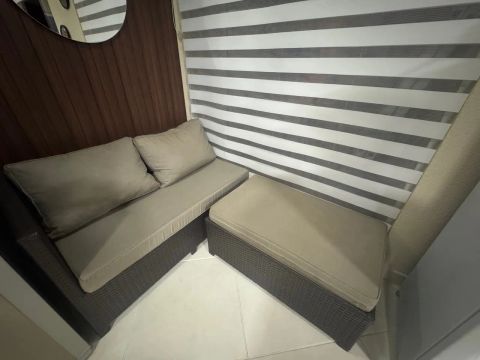 Conjunto de Sofá e Puff para Varanda em JUNCO
