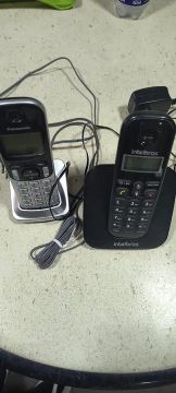  Telefones sem fio - Um Panasonic e Um Intelbras