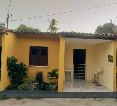 Alugo Casa