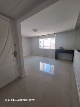 Alugo apt 3 qts sendo 1 suíte na Av. Pelinca 